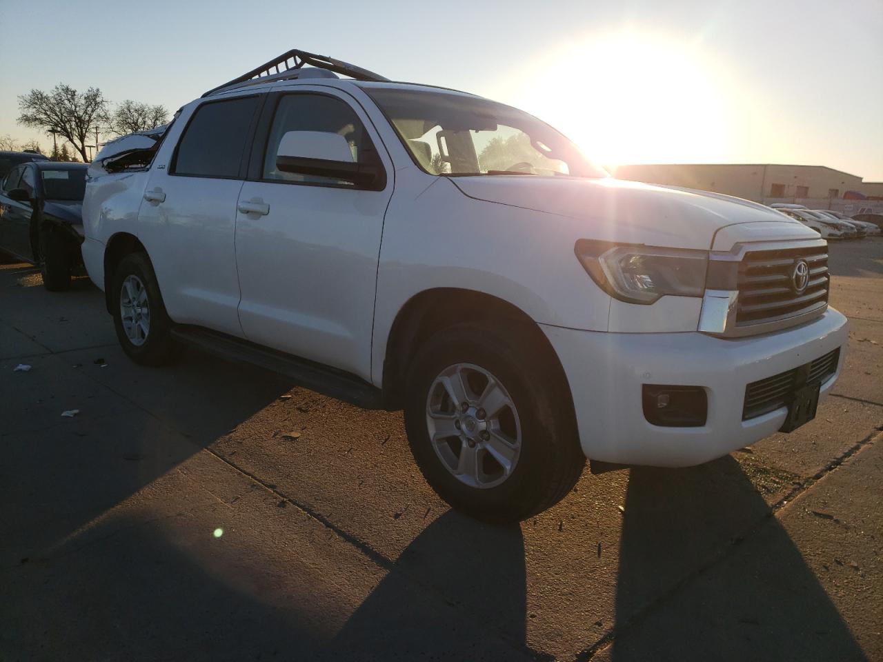2018 Toyota Sequoia VIN 5TDBY5G19JS159062 Copart auction photo, all over damage thumbnail 4