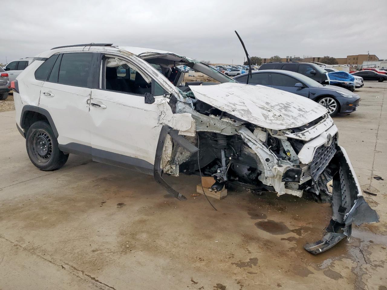 2021 Toyota RAV 4 VIN 2T3H1RFV8MC104231 Copart auction photo, rollover damage thumbnail 4