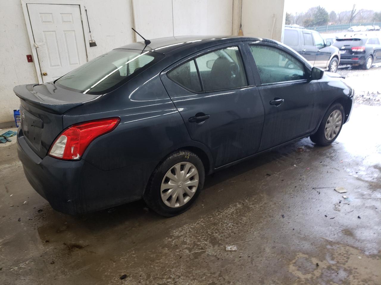 2017 Nissan Versa VIN 3N1CN7AP6HL825769 Copart auction photo, front end damage thumbnail 3