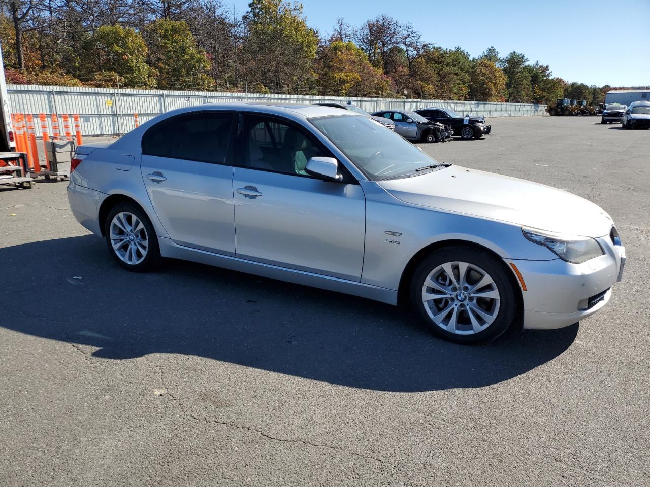 2010 BMW 5er VIN WBANV9C51AC390798 Copart auction photo, water/flood / minor dent/scratches damage thumbnail 4