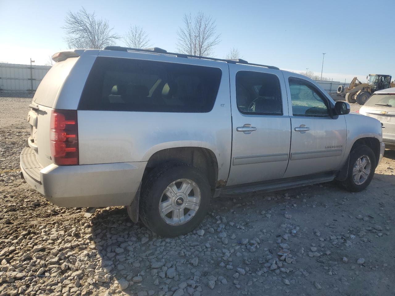 2011 Chevrolet Suburban VIN 1GNSKJE33BR361644 Copart auction photo, front end damage thumbnail 3