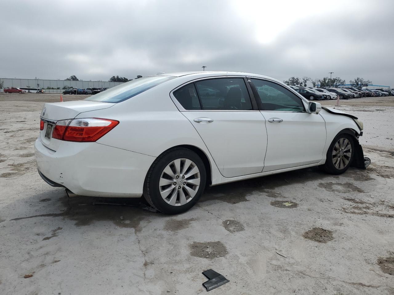 2015 Honda Accord VIN 1HGCR2F89FA247517 Copart auction photo, front end damage thumbnail 3