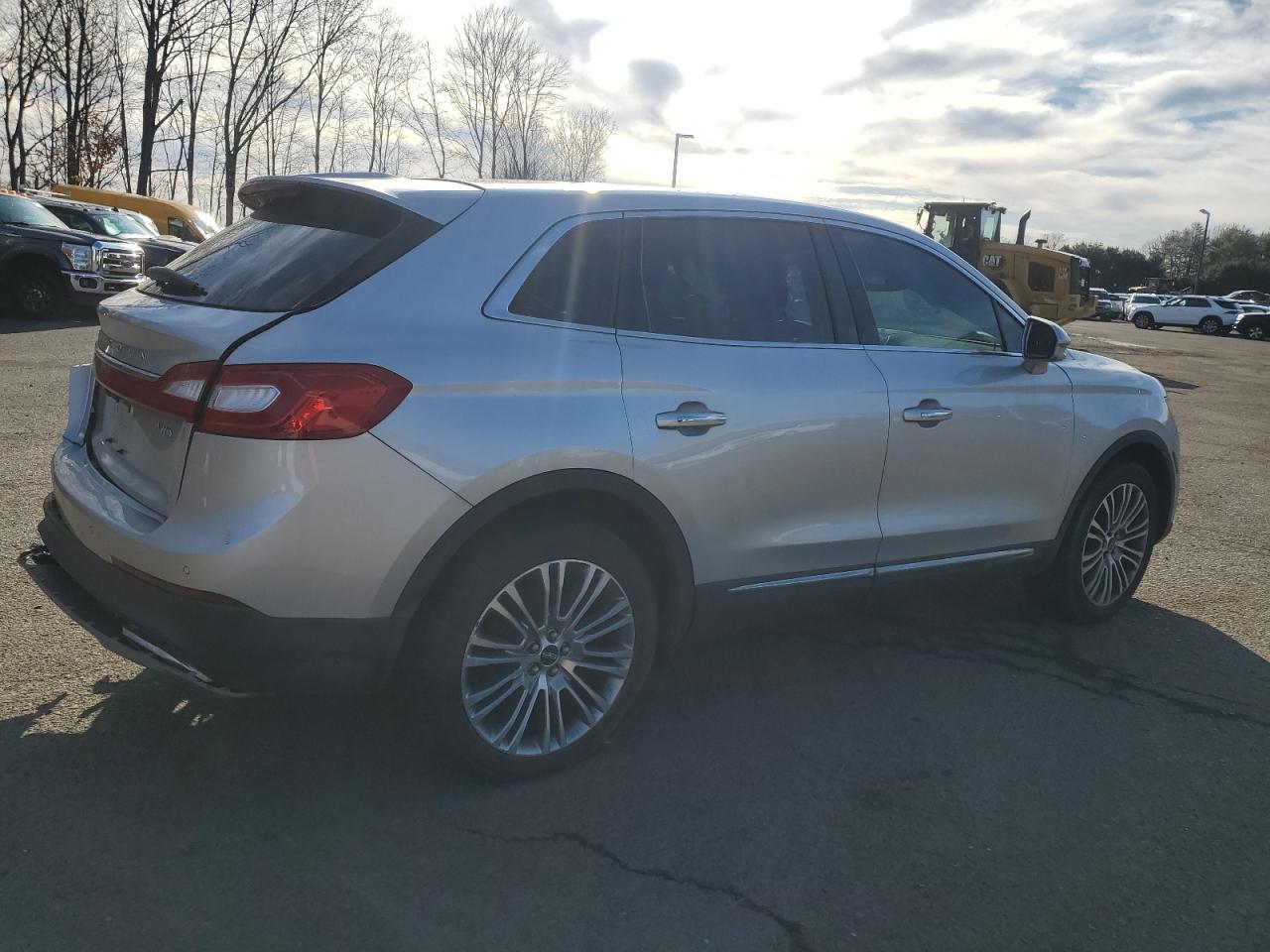 2018 Lincoln MKX VIN 2LMPJ8LR7JBL13759 Copart auction photo, rear end / minor dent/scratches damage thumbnail 3