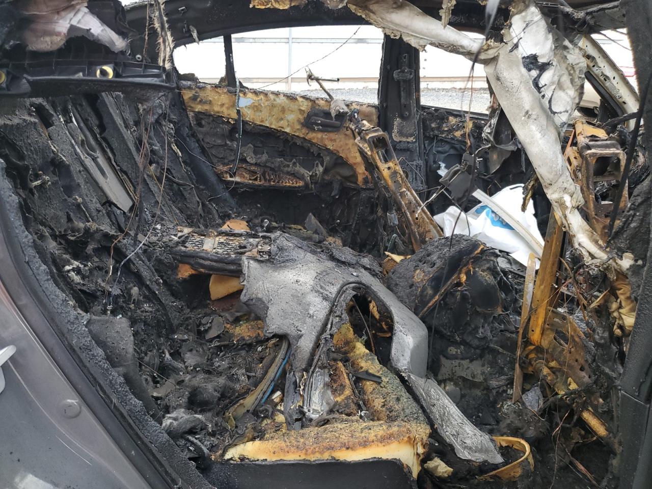 2019 Dodge Charger VIN 2C3CDXBG6KH695642 Copart auction photo, burn damage thumbnail 11