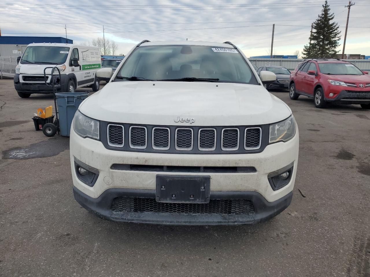 2018 Jeep Compass VIN 3C4NJDBB7JT354871 Copart auction photo, side damage thumbnail 5