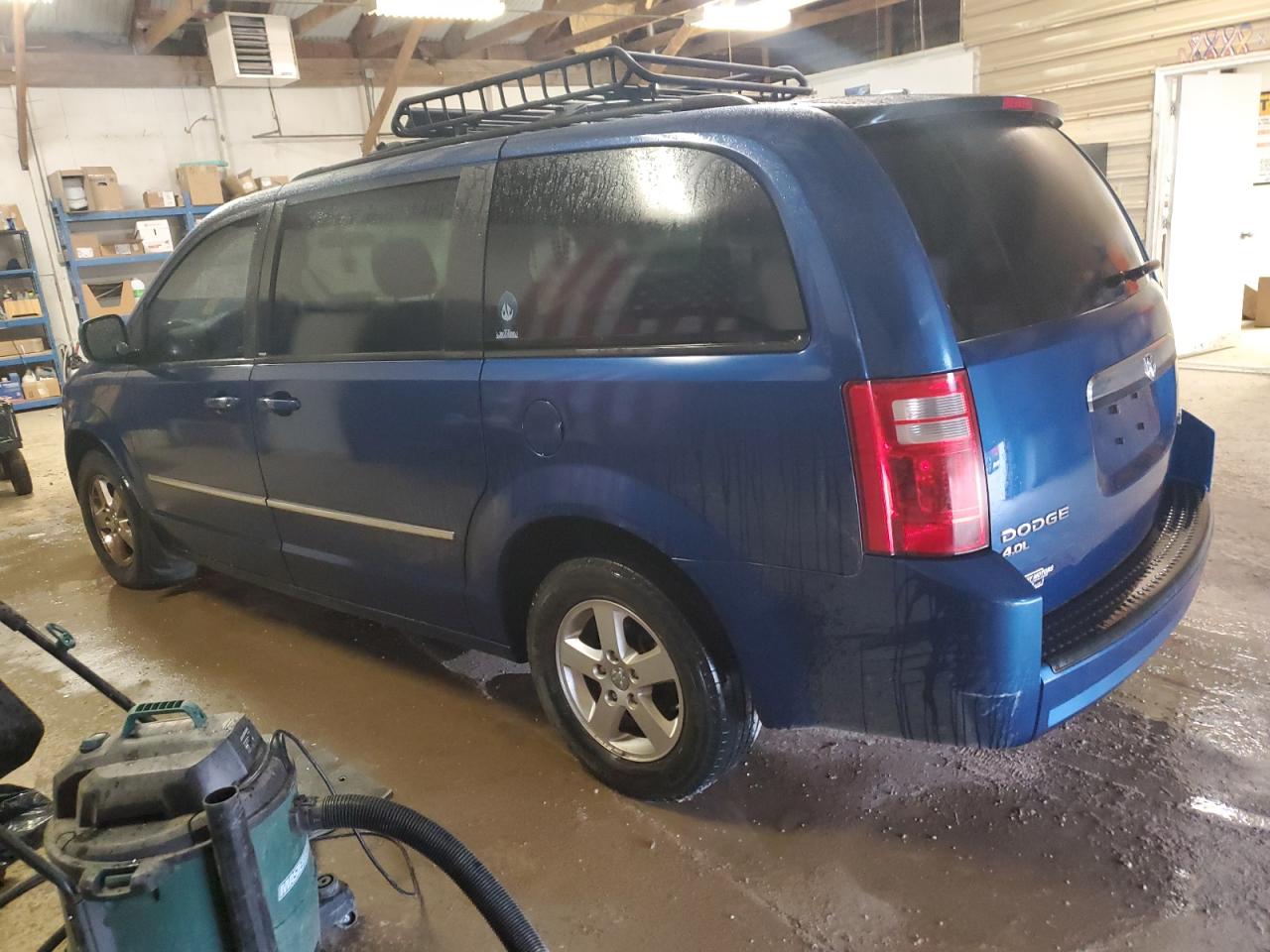 2010 Dodge Caravan VIN 2D4RN5DX0AR197291 Copart auction photo, minor dent/scratches damage thumbnail 2
