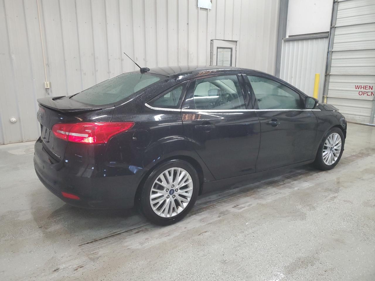 2018 Ford Focus VIN 1FADP3J20JL258152 Copart auction photo, front end / minor dent/scratches damage thumbnail 3