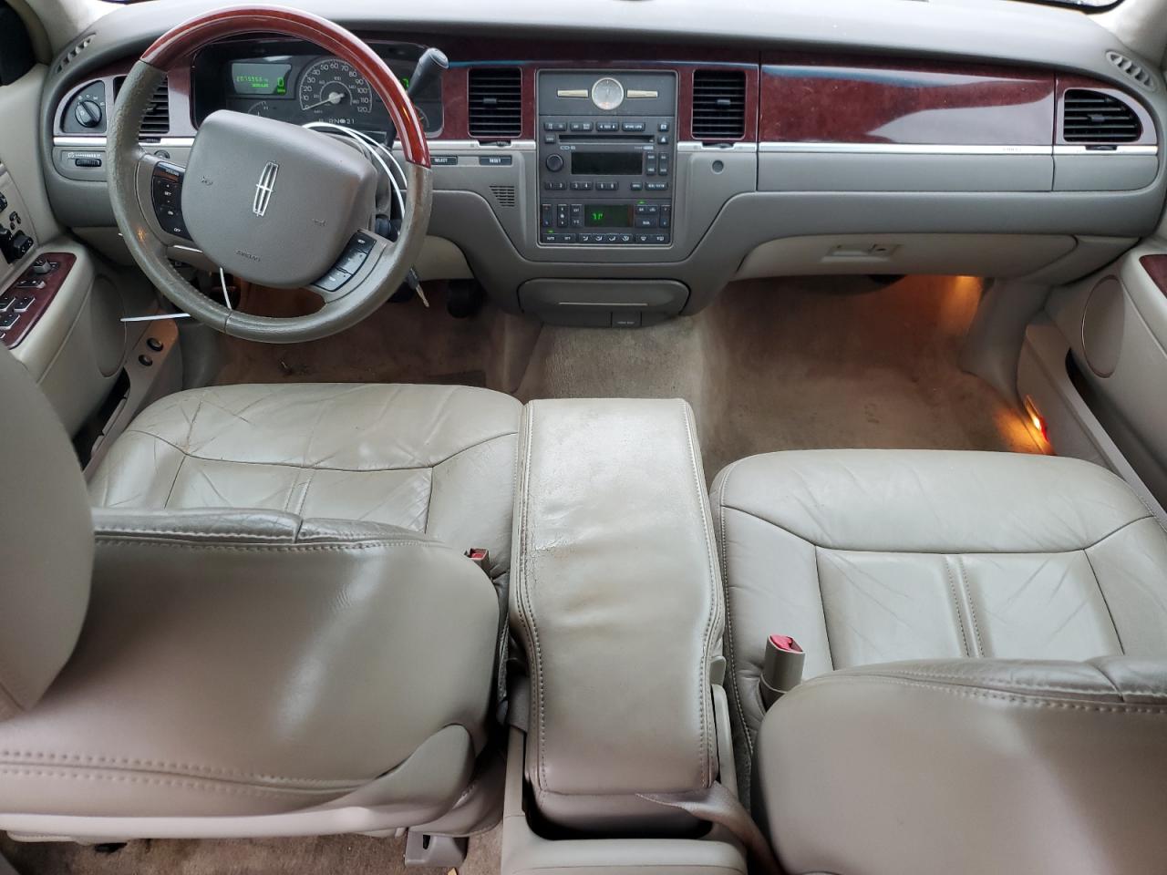 2005 Lincoln Town Car VIN 1LNHM82W15Y661449 Copart auction photo, rear end damage thumbnail 8