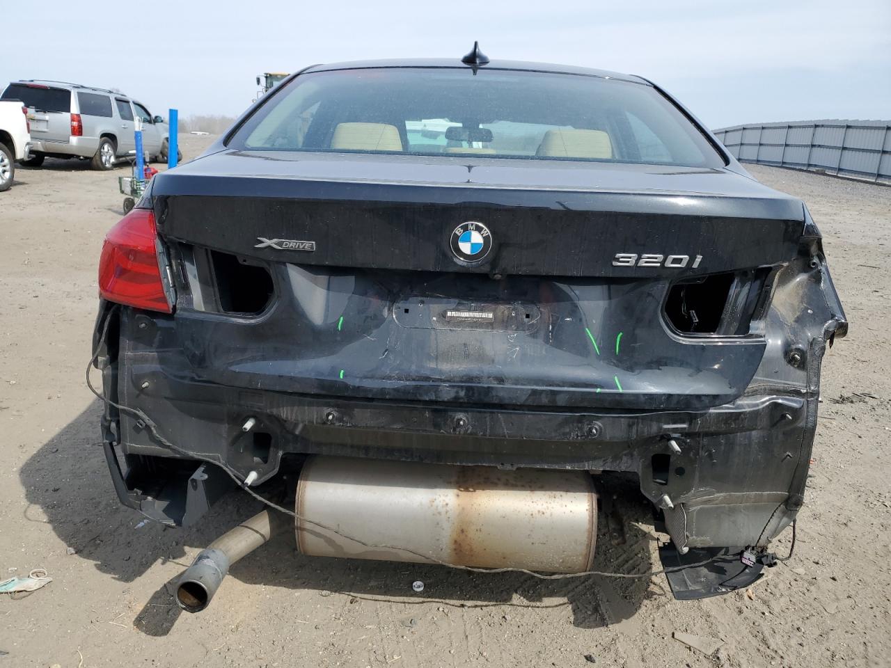 2018 BMW 3er VIN WBA8E5G52JNU47627 Copart auction photo, front end / rear end damage thumbnail 6