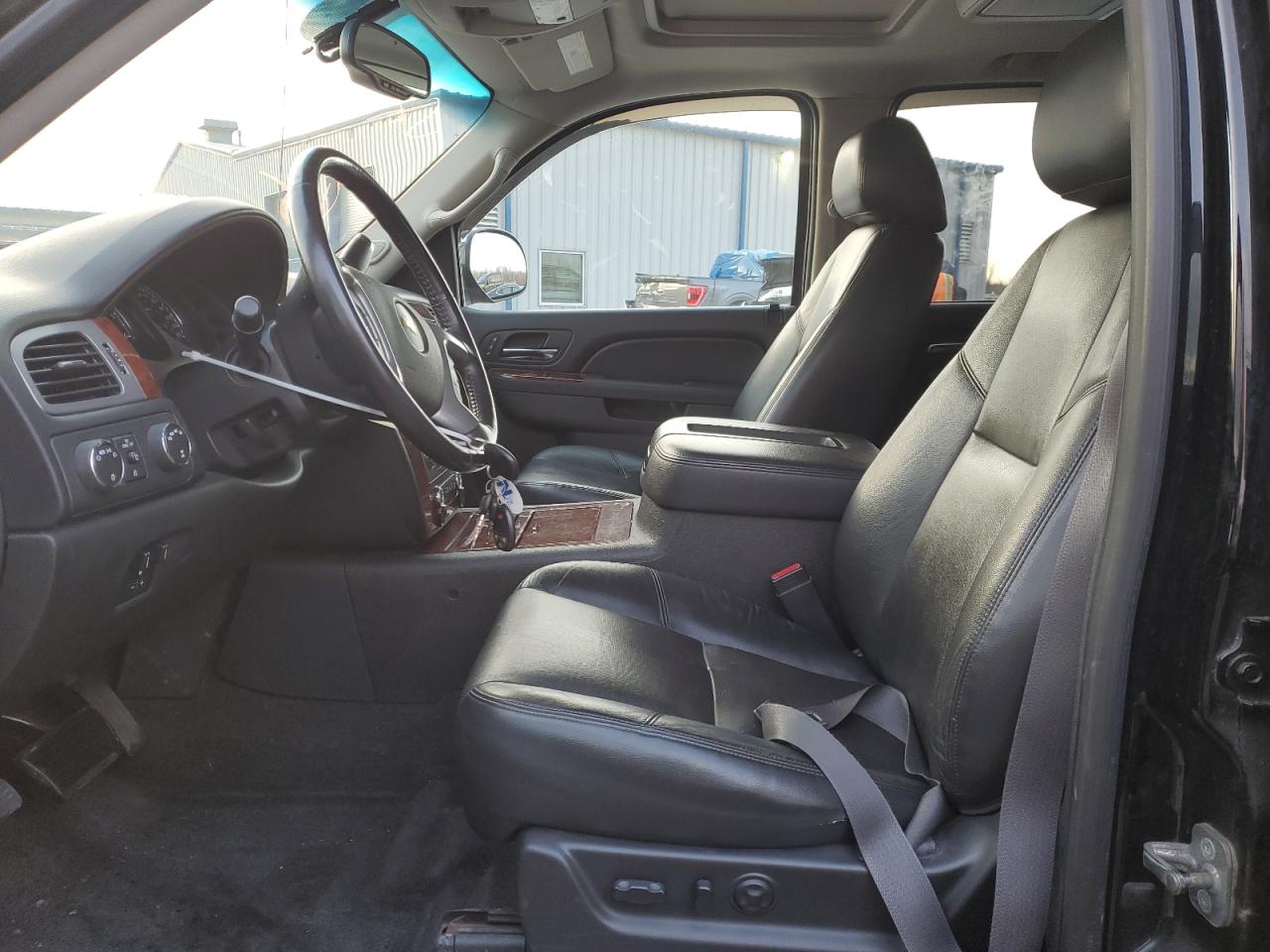 2013 Chevrolet Avalanche VIN 3GNTKGE73DG111334 Copart auction photo, front end / minor dent/scratches damage thumbnail 7