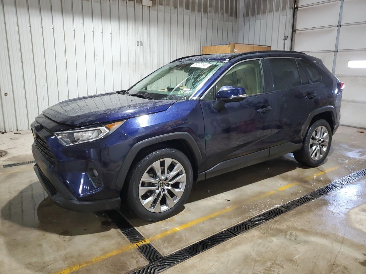 2020 Toyota RAV 4 VIN JTMA1RFV1LD047883