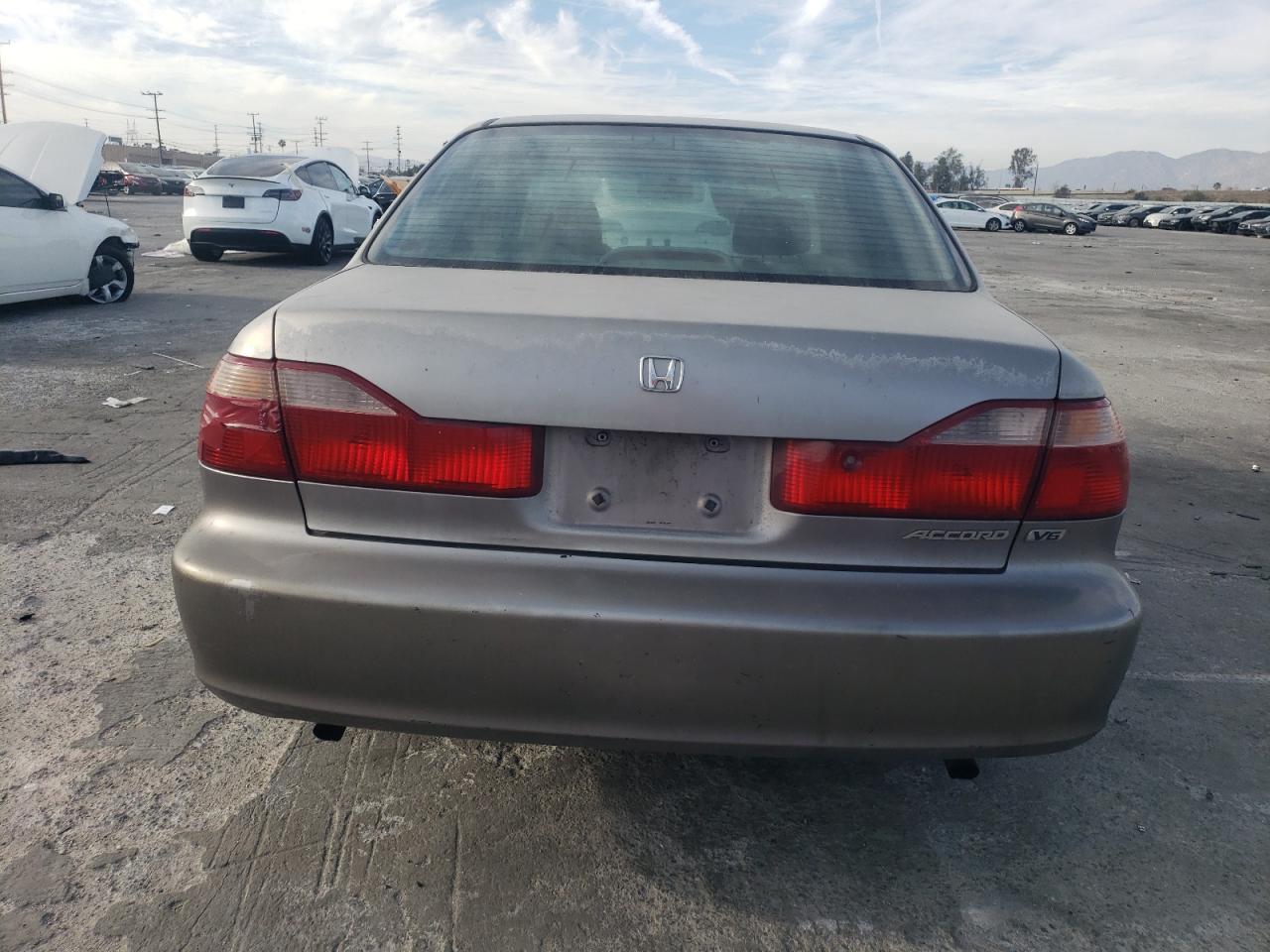 2000 Honda Accord VIN 1HGCG1649YA065168 Copart auction photo, side / front end damage thumbnail 6