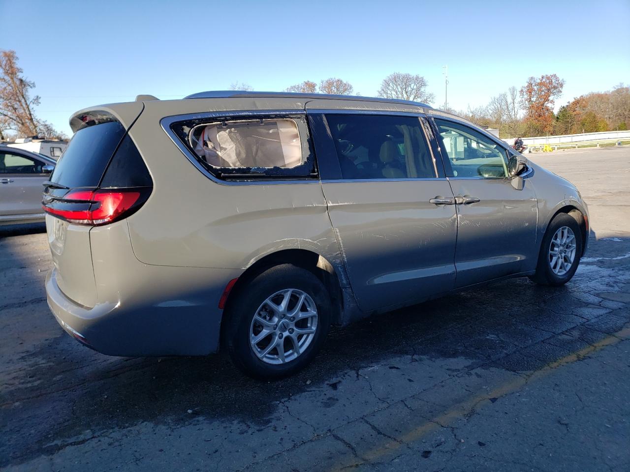 2021 Chrysler Pacifica VIN 2C4RC1BG4MR600336 Copart auction photo, rollover damage thumbnail 3