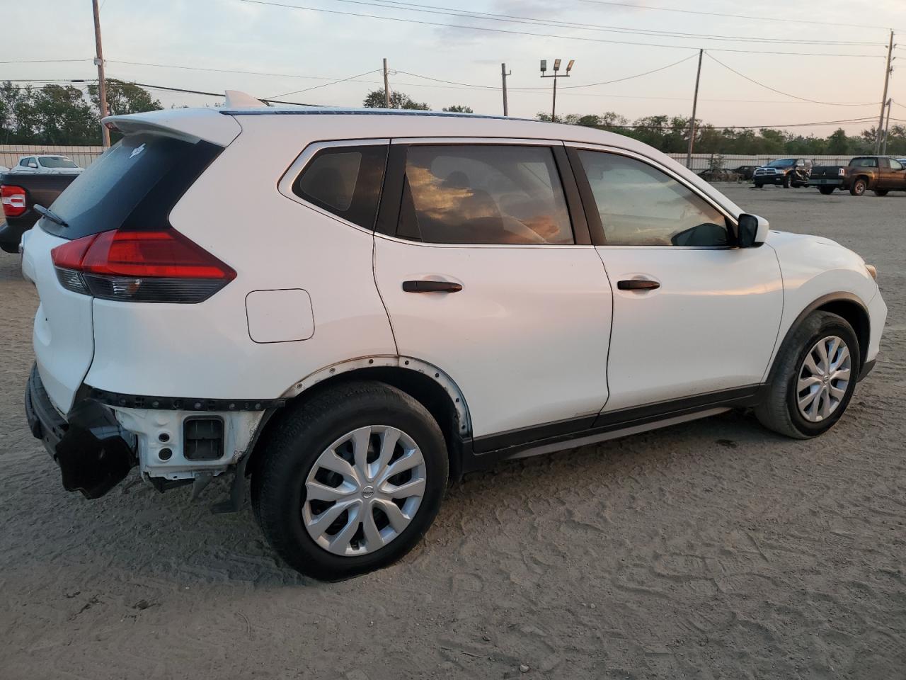 2017 Nissan Rogue VIN JN8AT2MT8HW137258 Copart auction photo, rear end / minor dent/scratches damage thumbnail 3
