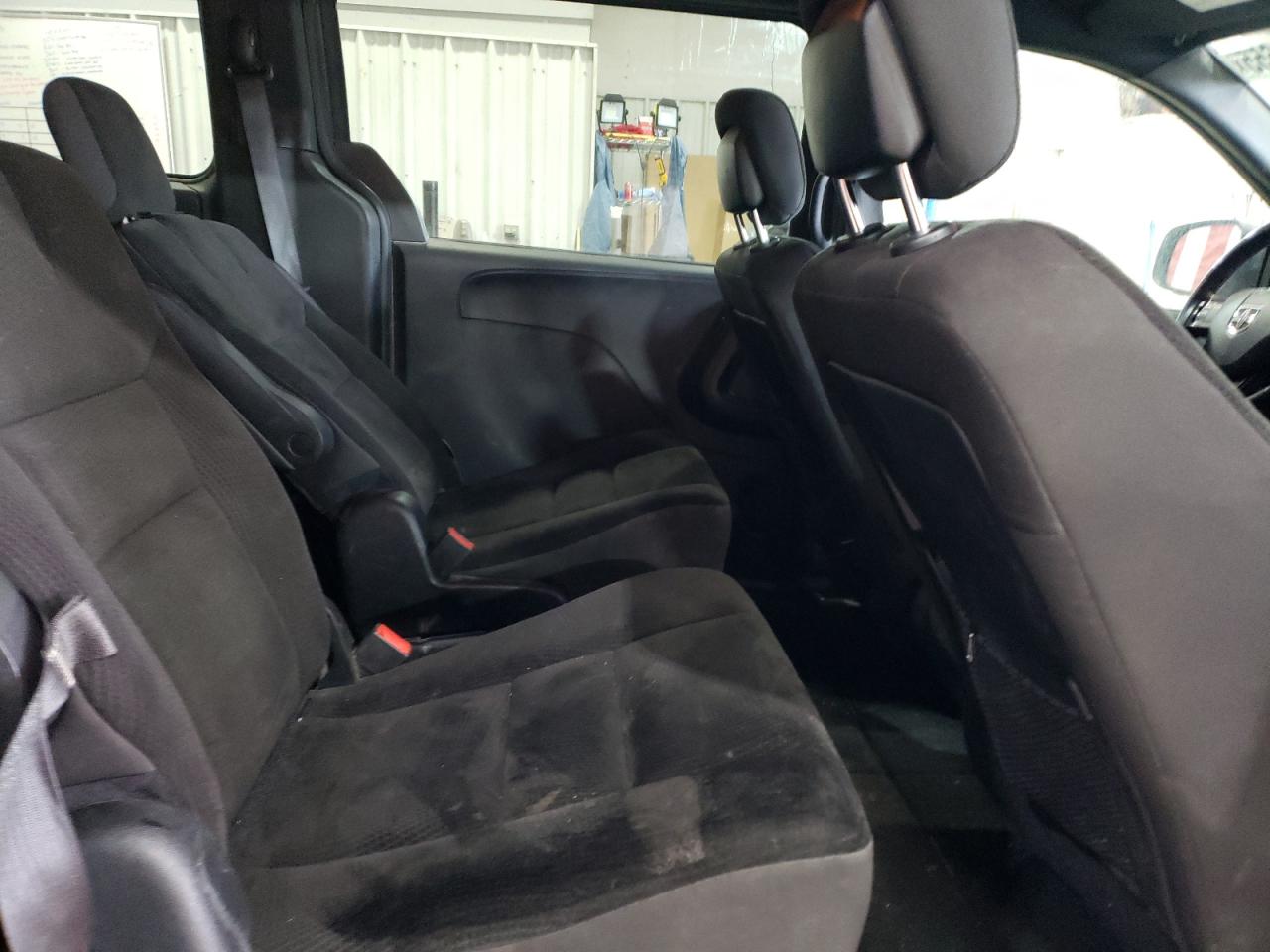 2018 Dodge Caravan VIN 2C4RDGBG8JR136480 Copart auction photo, front end / hail damage thumbnail 11