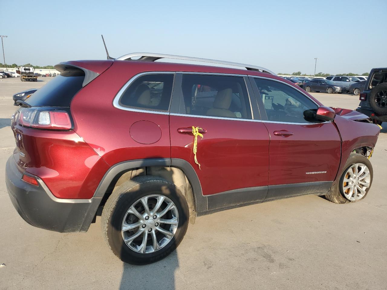 2019 Jeep Grand Cherokee VIN 1C4PJLCB4KD147797 Copart auction photo, front end damage thumbnail 3