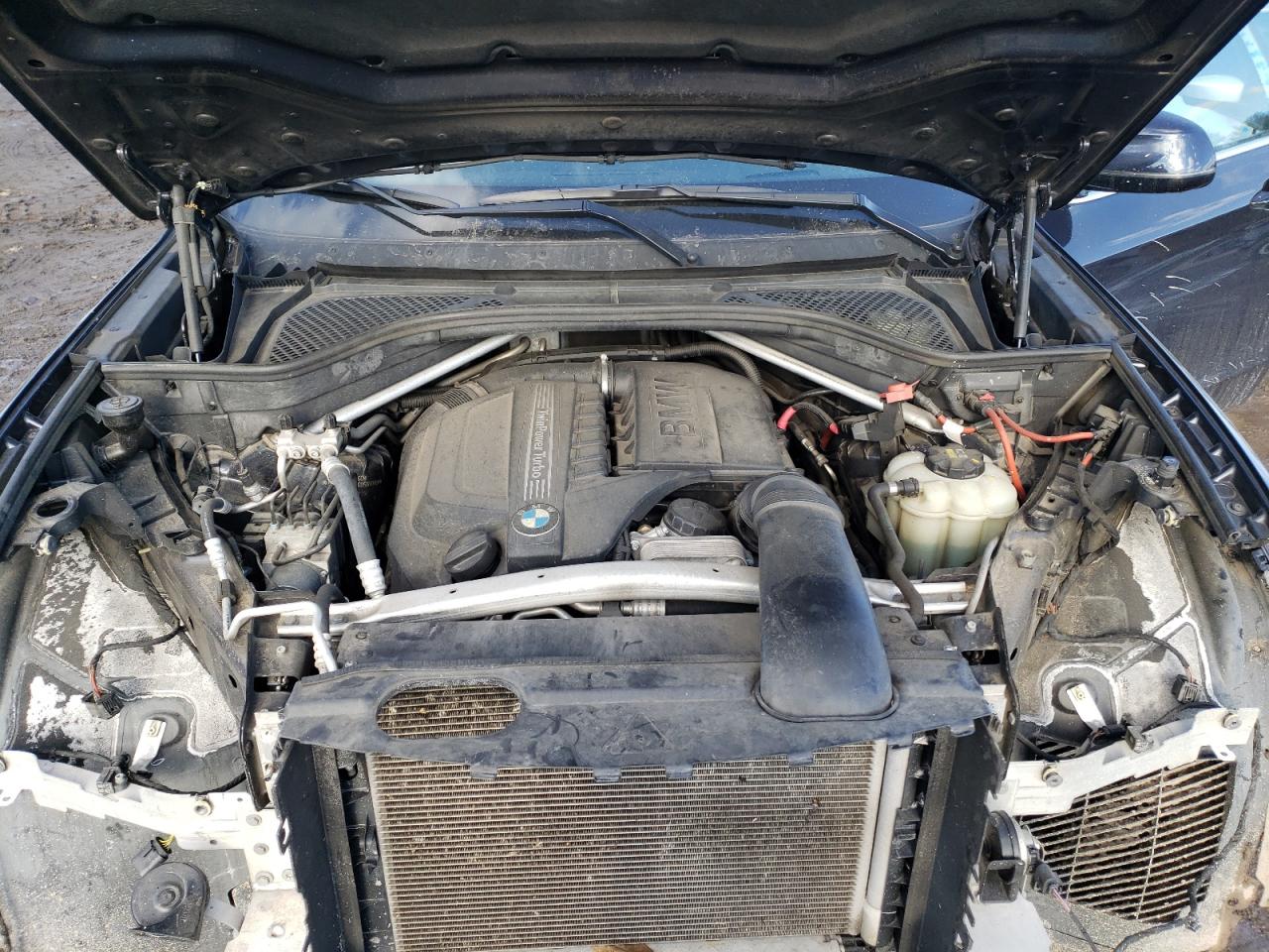 2016 BMW X5 VIN 5UXKR0C59G0S89099 Copart auction photo, front end / minor dent/scratches damage thumbnail 12