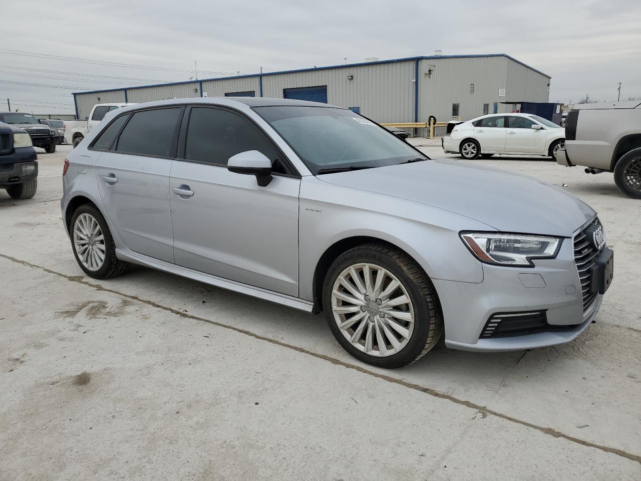 2017 Audi A3 VIN WAUUPBFF9HA098386 Copart auction photo, mechanical / minor dent/scratches damage thumbnail 4