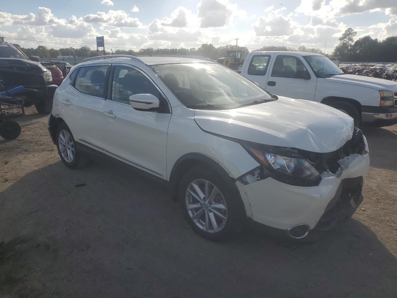 2017 Nissan Rogue VIN JN1BJ1CP5HW025749 Copart auction photo, front end / rear end damage thumbnail 4