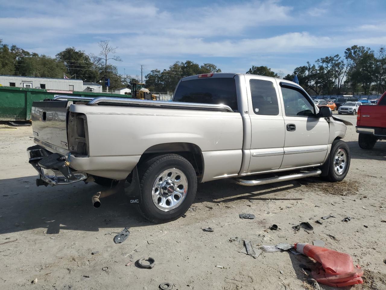 2005 GMC Sierra VIN 1GTEC19T55Z172088 Copart auction photo, rear end / front end damage thumbnail 3