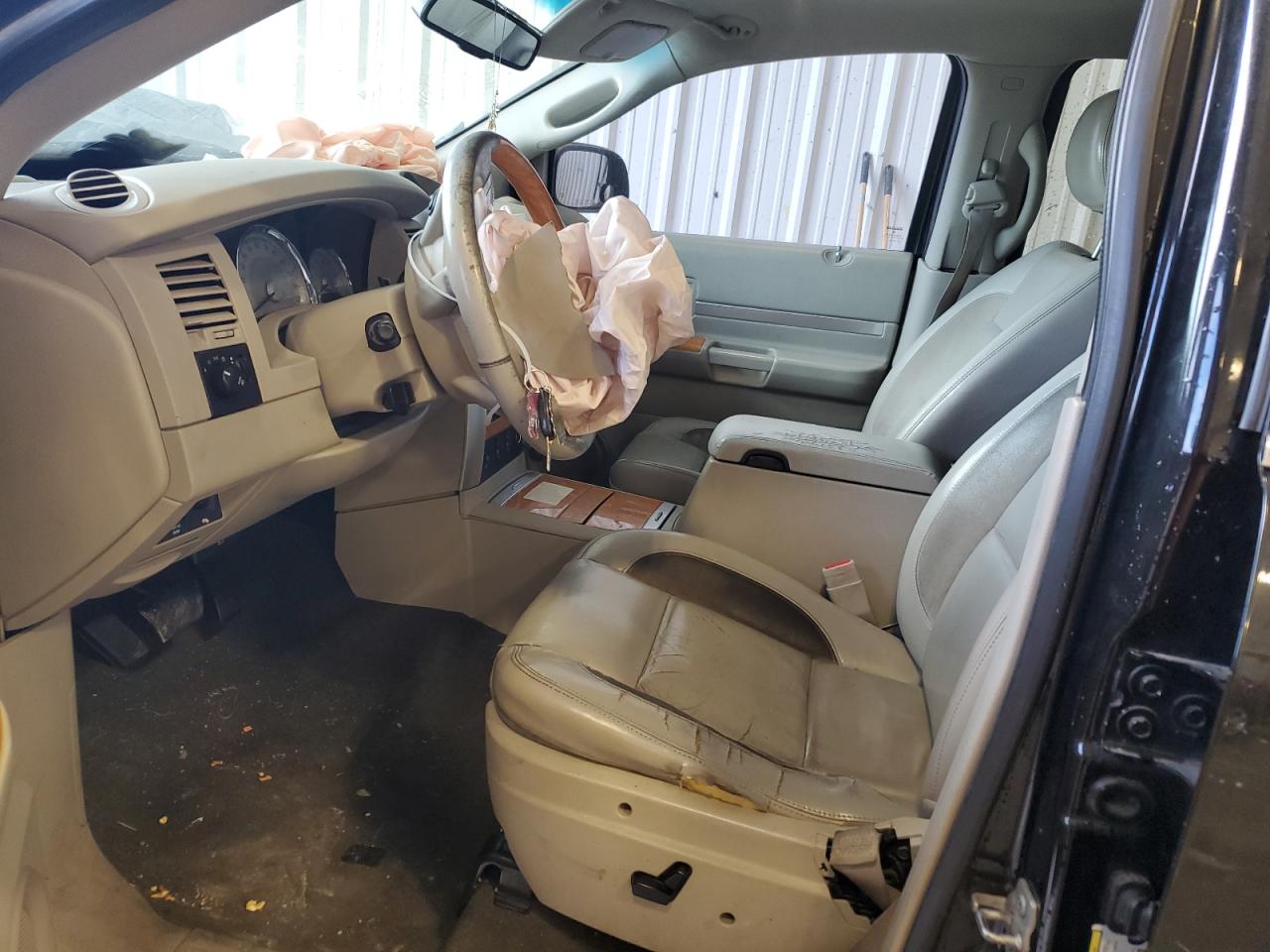 2009 Chrysler Aspen VIN 1A8HW58T69F711962 Copart auction photo, front end damage thumbnail 7
