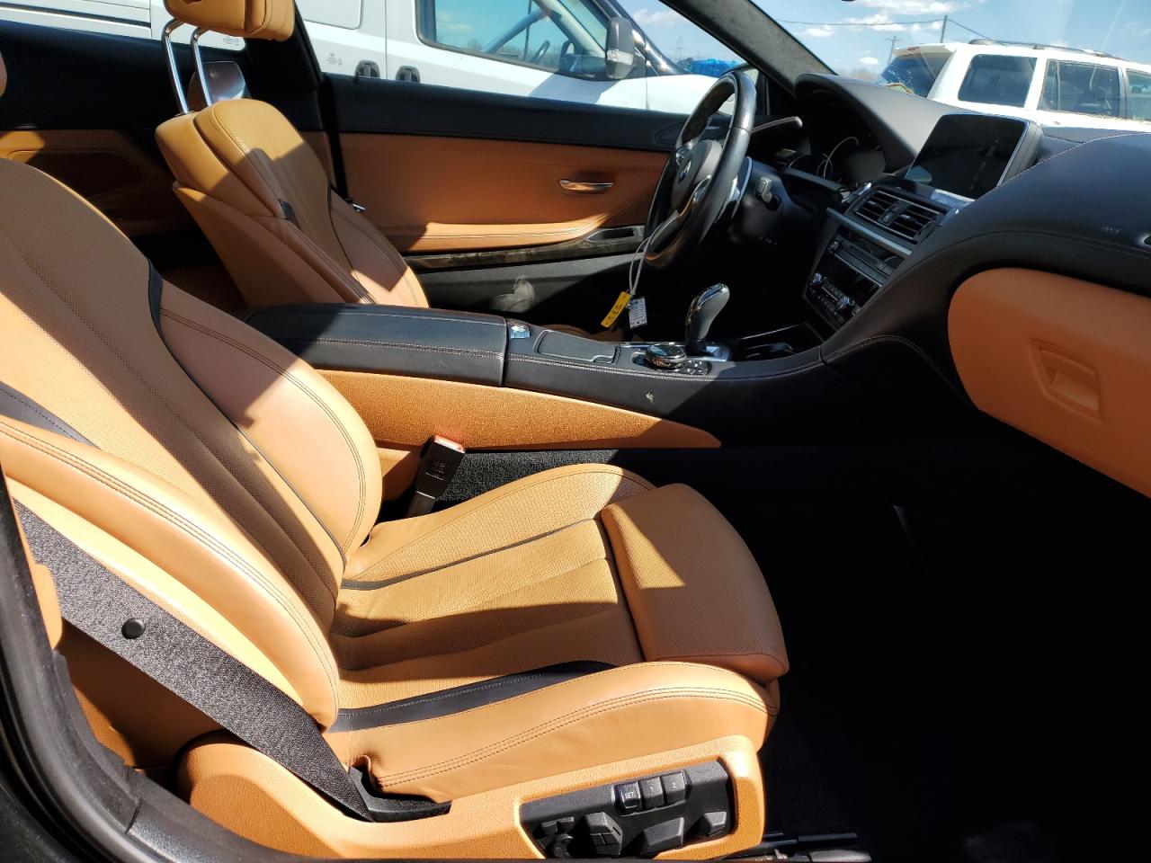 2016 BMW 6er VIN WBA6H1C52GD932989 Copart auction photo, rear end / minor dent/scratches damage thumbnail 10