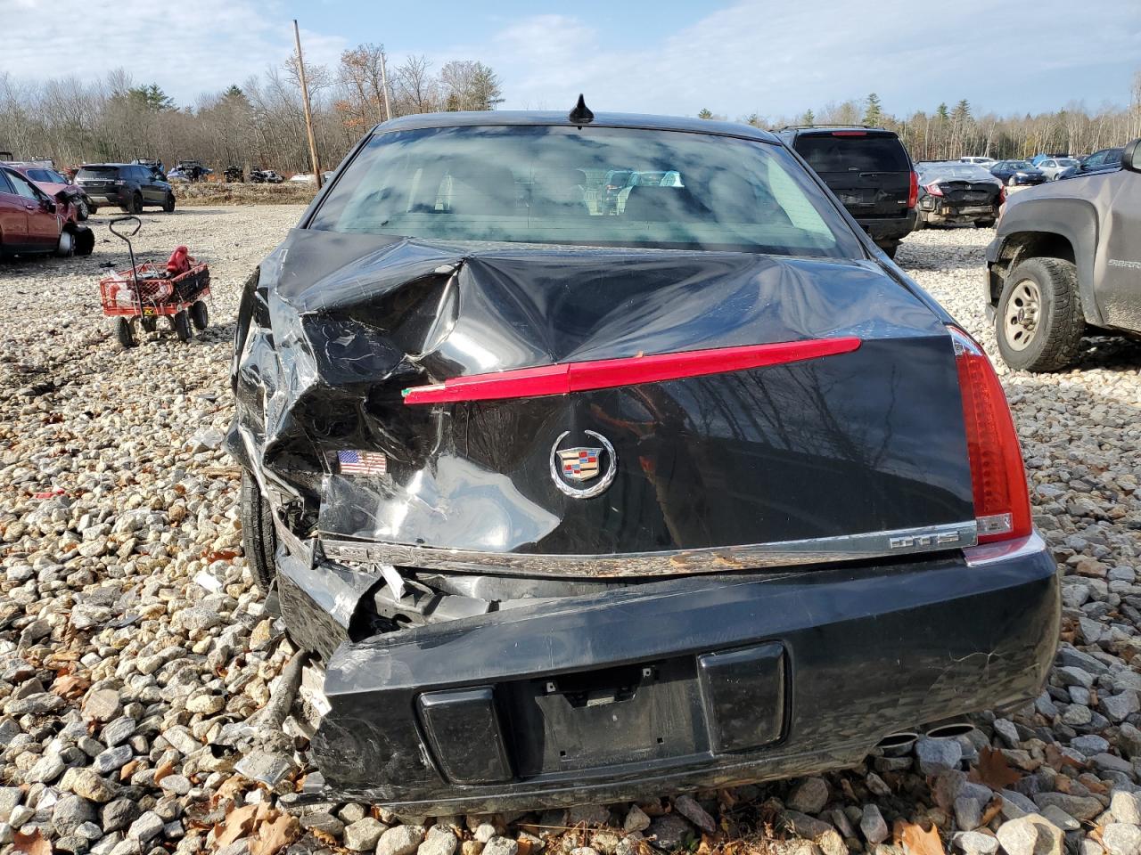 2011 Cadillac DTS VIN 1G6KA5E69BU102492 Copart auction photo, rear end / minor dent/scratches damage thumbnail 6