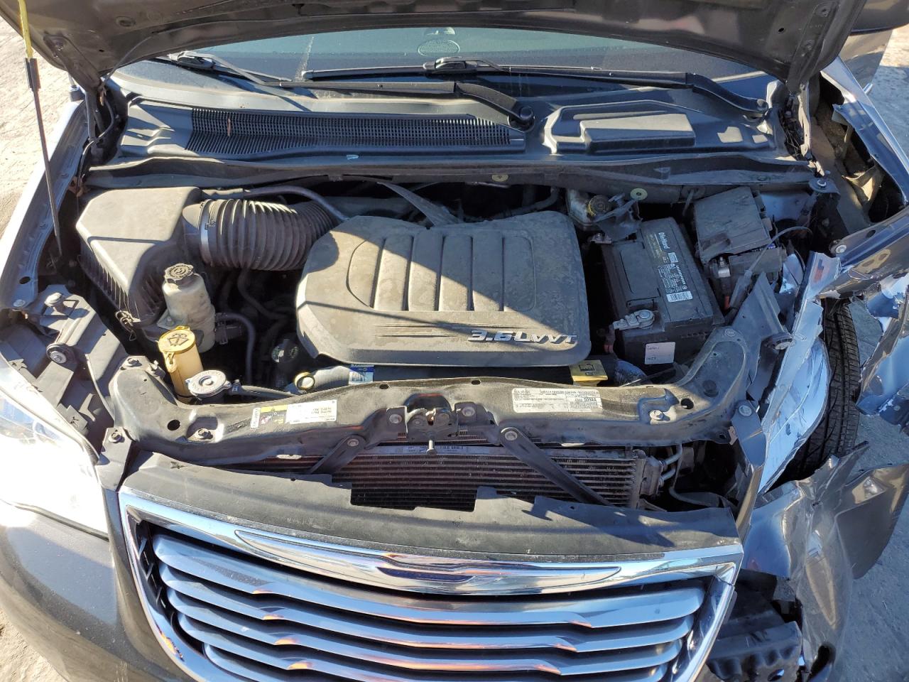 2016 Chrysler Town & Country VIN 2C4RC1BG1GR190888 Copart auction photo, front end damage thumbnail 13