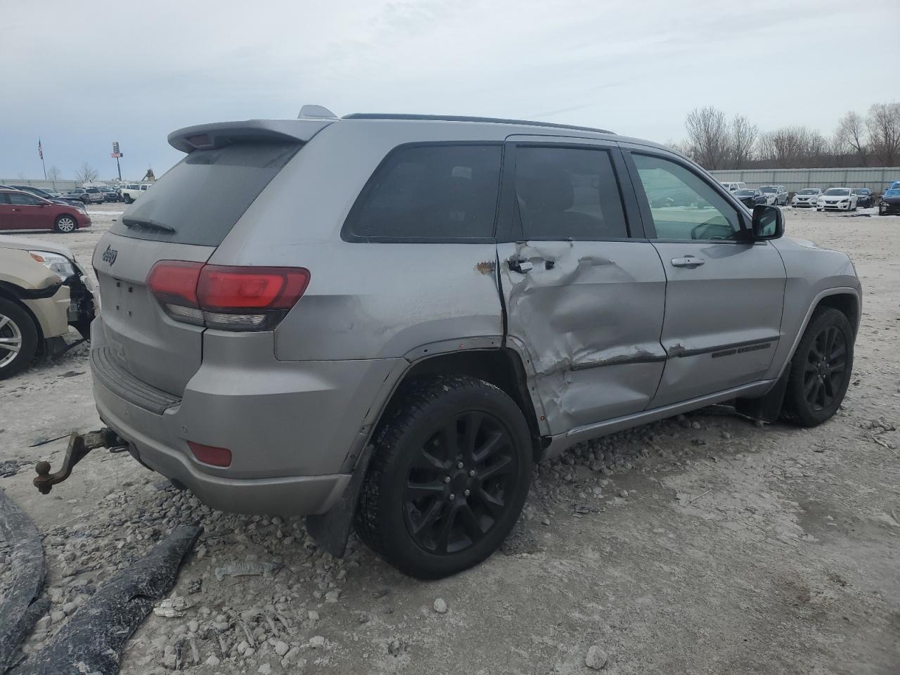 2017 Jeep Grand Cherokee VIN 1C4RJFAGXHC924863 Copart auction photo, all over damage thumbnail 3