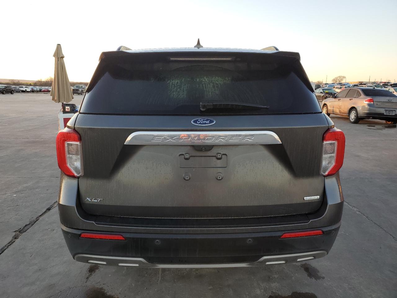 2020 Ford Explorer VIN 1FMSK7DH8LGB04030 Copart auction photo, all over damage thumbnail 6