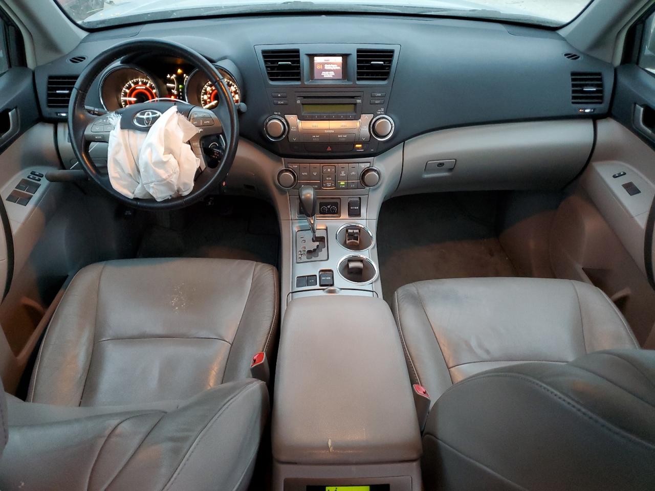 2010 Toyota Highlander VIN 5TDKK3EH9AS017798 Copart auction photo, front end damage thumbnail 8