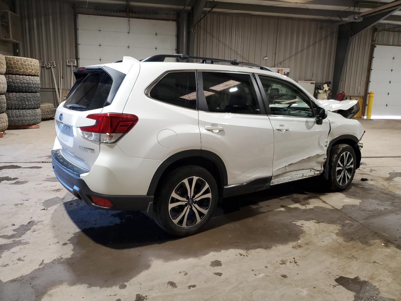2019 Subaru Forester VIN JF2SKAUC0KH539110 Copart auction photo, front end / side damage thumbnail 3