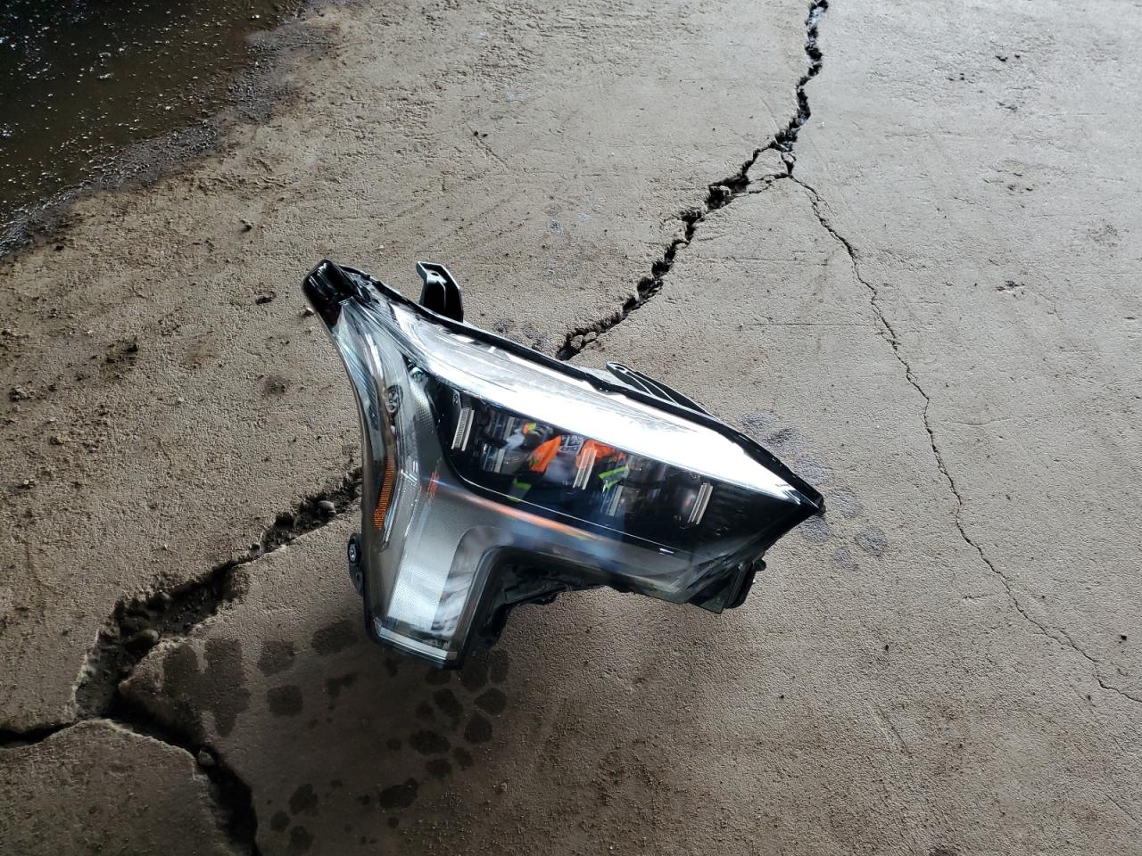 2024 Toyota Sequoia VIN 7SVAAABA8RX037059 Copart auction photo, front end damage thumbnail 9