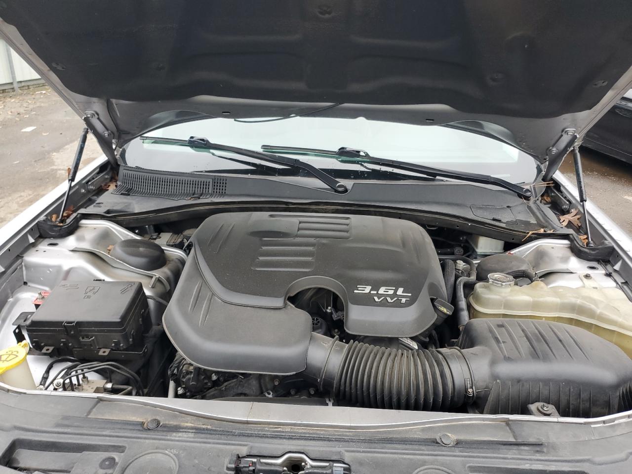 2017 Chrysler 300 VIN 2C3CCAEG9HH552155 Copart auction photo, front end / minor dent/scratches damage thumbnail 11