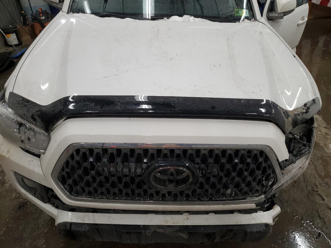 2018 Toyota Tacoma VIN 3TMCZ5AN7JM133508 Copart auction photo, front end damage thumbnail 11