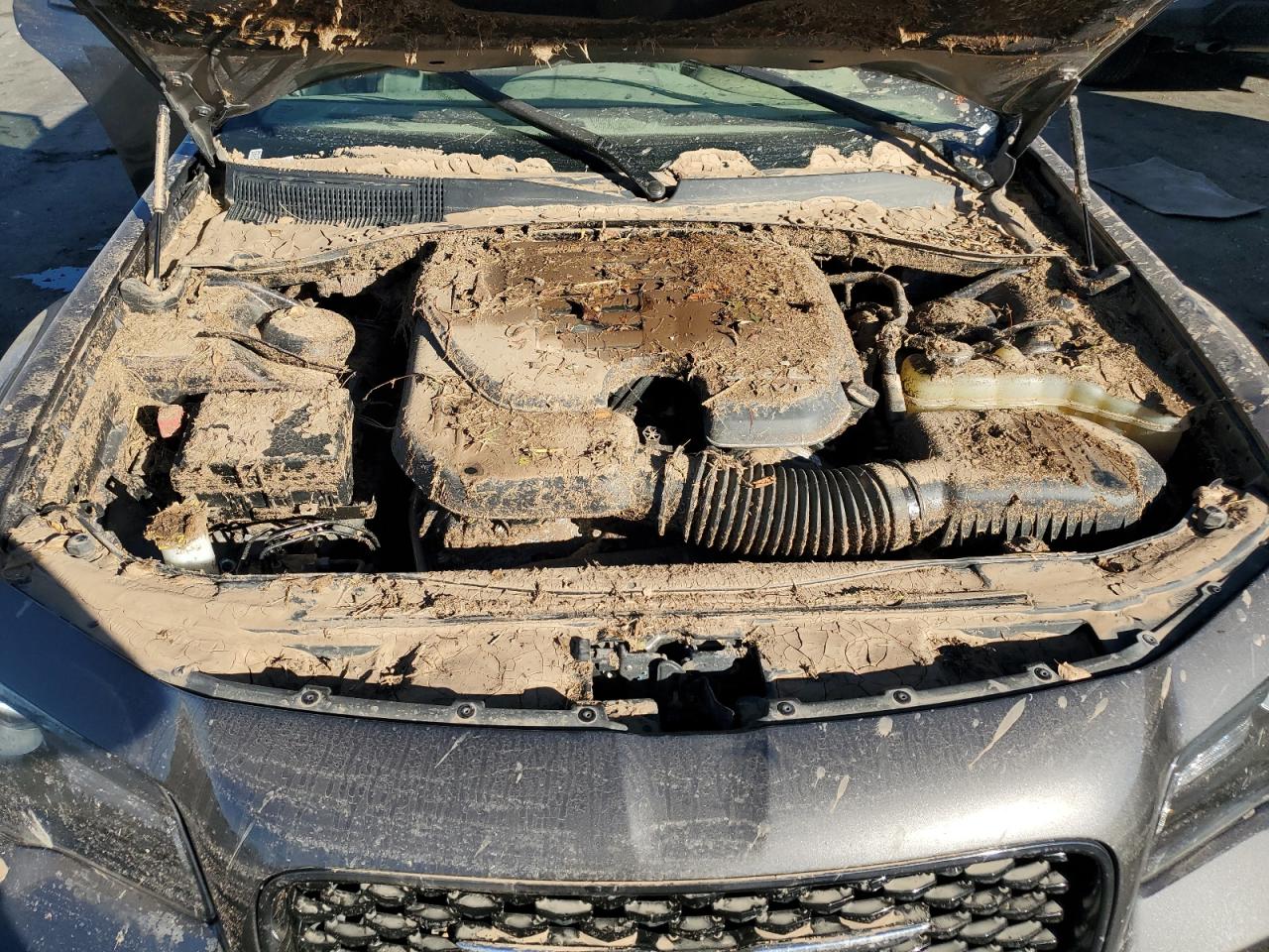 2019 Chrysler 300 VIN 2C3CCAGGXKH648428 Copart auction photo, water/flood damage thumbnail 11