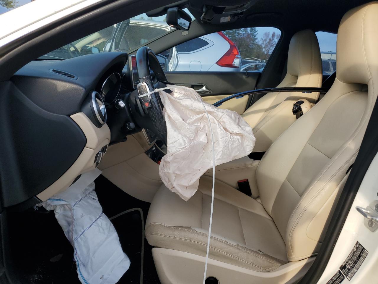 2015 Mercedes-Benz CLA-klasse VIN WDDSJ4EB1FN217517 Copart auction photo, biohazard/chemical / front end damage thumbnail 7