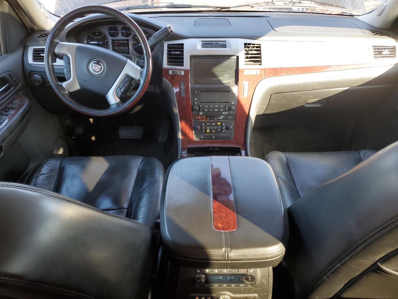 2008 Cadillac Escalade VIN 1GYFK63828R163890 Copart auction photo, mechanical / minor dent/scratches damage thumbnail 8