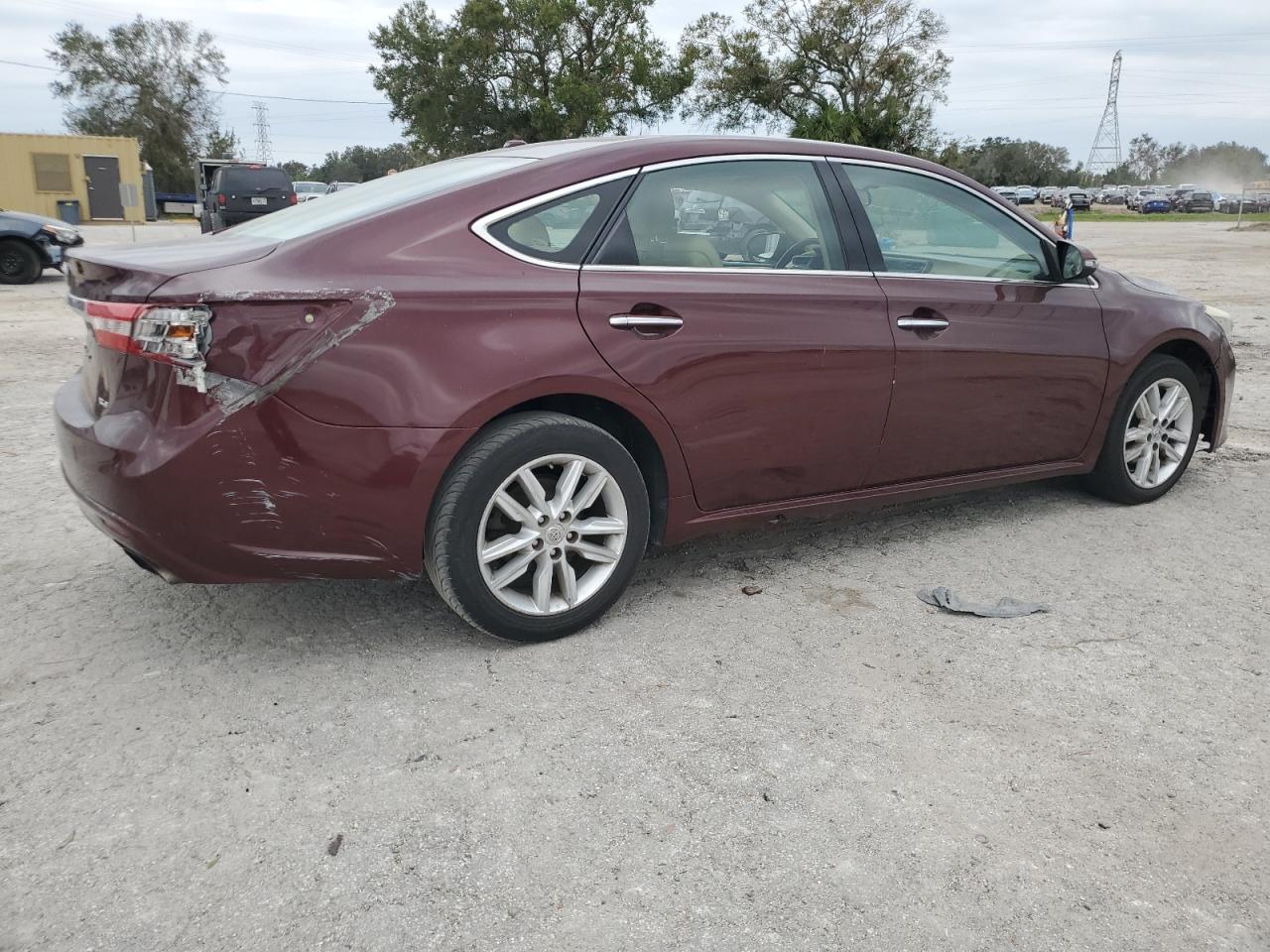 2015 Toyota Avalon VIN 4T1BK1EB4FU193513 Copart auction photo, minor dent/scratches damage thumbnail 3