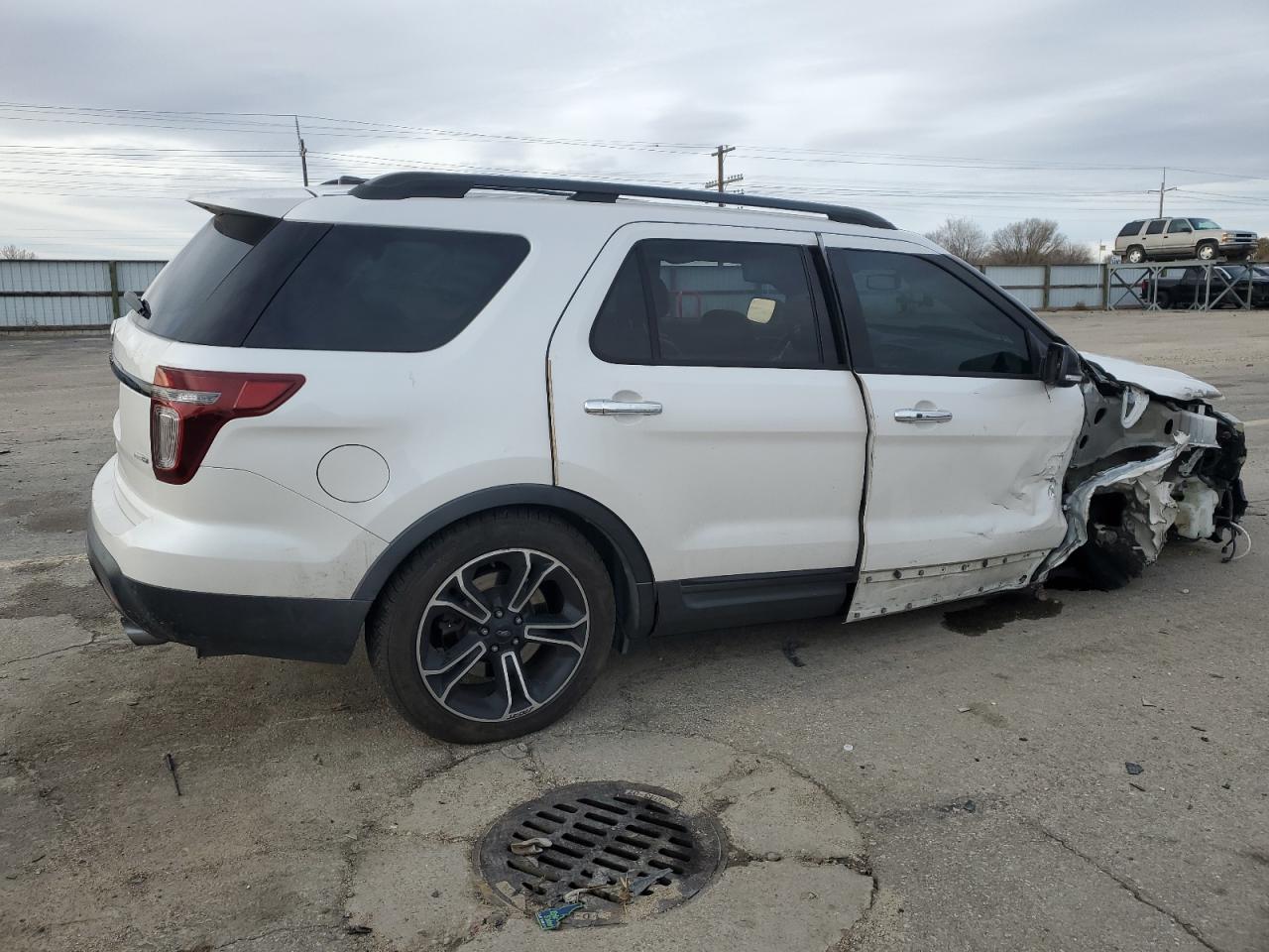 2014 Ford Explorer VIN 1FM5K8GT1EGB90156 Copart auction photo, front end / undercarriage damage thumbnail 3