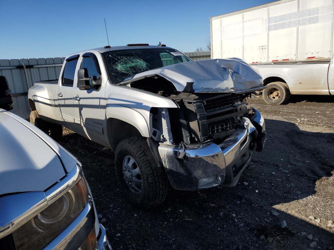 2010 Chevrolet Silverado VIN 1GC7K0B69AF113079 Copart auction photo, front end damage thumbnail 4