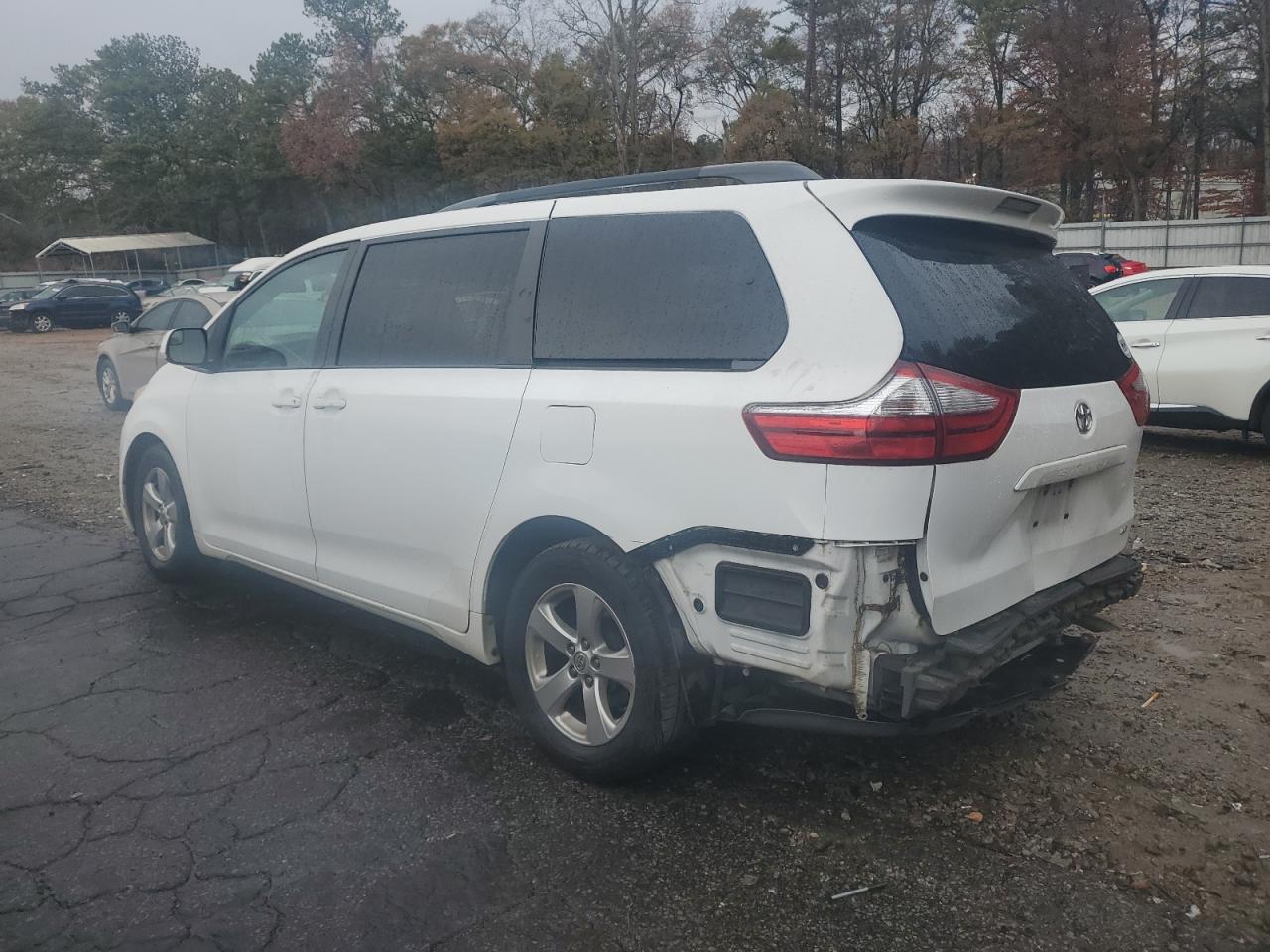 2015 Toyota Sienna VIN 5TDKK3DC2FS608102 Copart auction photo, rear end / minor dent/scratches damage thumbnail 2