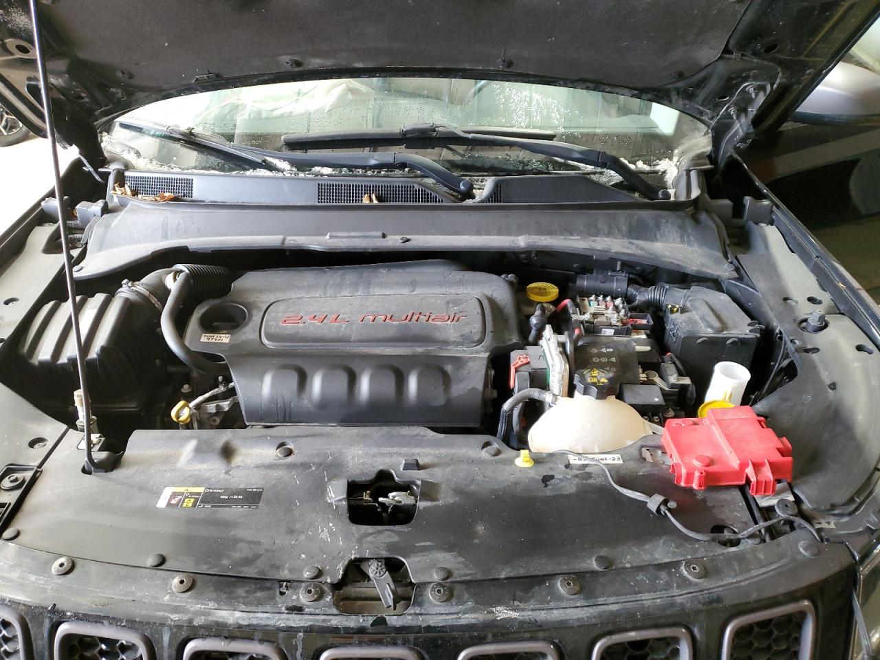 2019 Jeep Compass VIN 3C4NJDDB2KT666935 Copart auction photo, front end / undercarriage damage thumbnail 12