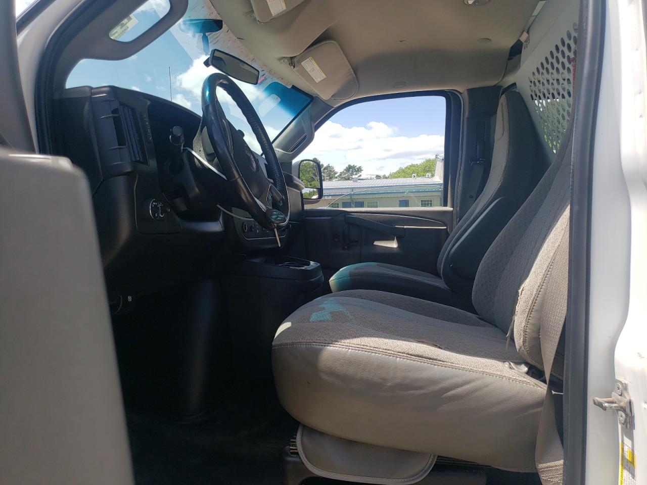 2016 GMC Savana VIN 1GTW7AFF8G1330755 Copart auction photo, minor dent/scratches damage thumbnail 7