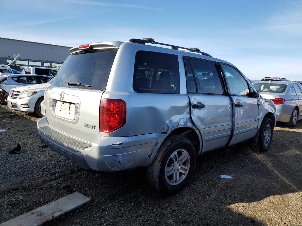 2004 Honda Pilot VIN 2HKYF18784H592331 Copart auction photo, all over damage thumbnail 3