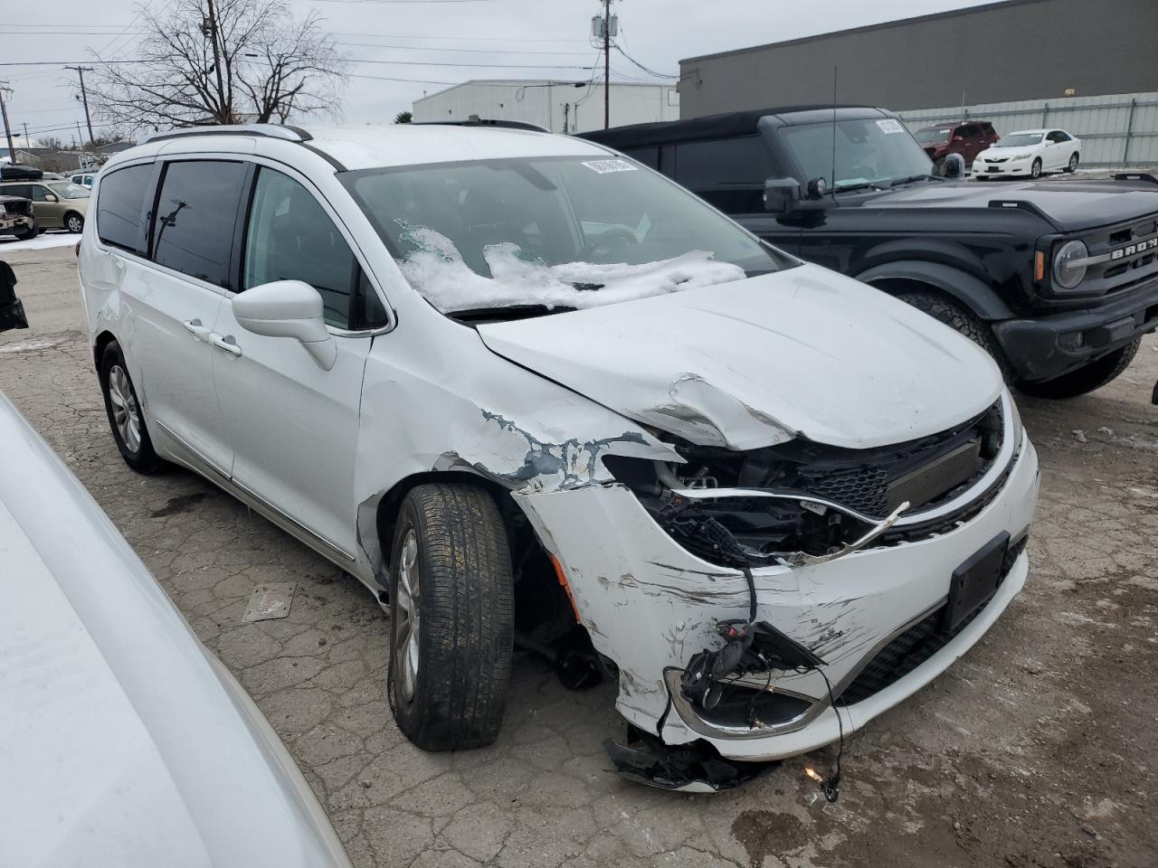 2019 Chrysler Pacifica VIN 2C4RC1BG1KR732435 Copart auction photo, front end / rear end damage thumbnail 4