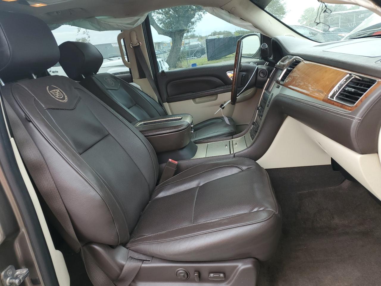 2012 Cadillac Escalade VIN 1GYS3DEF7CR295449 Copart auction photo, side / front end damage thumbnail 7