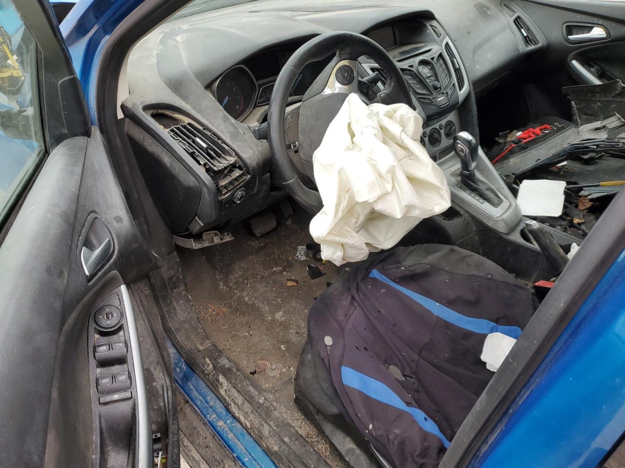 2012 Ford Focus VIN 1FAHP3F23CL188496 Copart auction photo, front end / side damage thumbnail 8