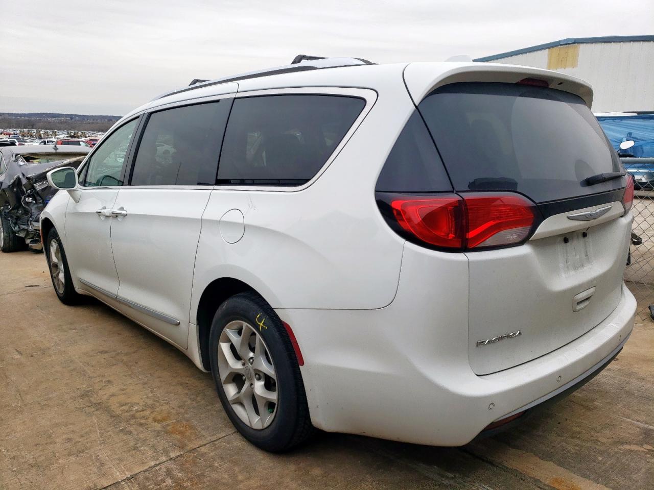 2017 Chrysler Pacifica VIN 2C4RC1EG9HR743848 Copart auction photo, front end damage thumbnail 2