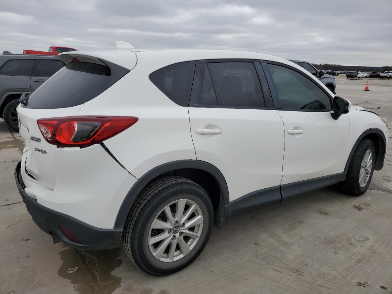 2014 Mazda CX-5 VIN JM3KE2CYXE0335336 Copart auction photo, front end / rear end damage thumbnail 3